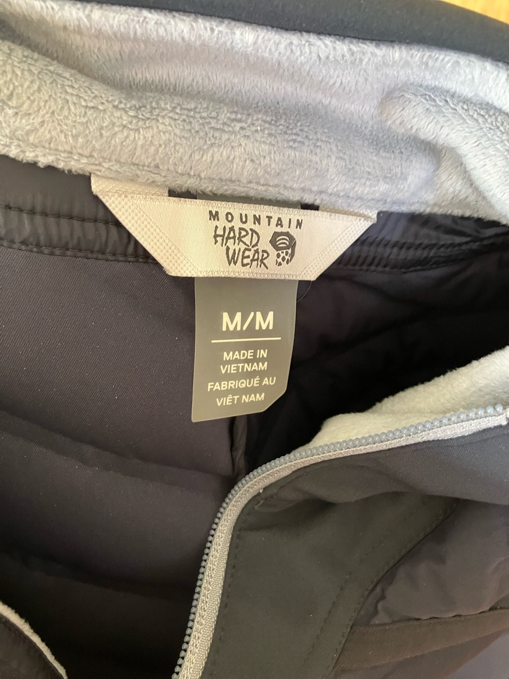 Mountain Hardware Navy Quilted Hybrid Jacket - Light Gray Zip - Picture 3 of 3